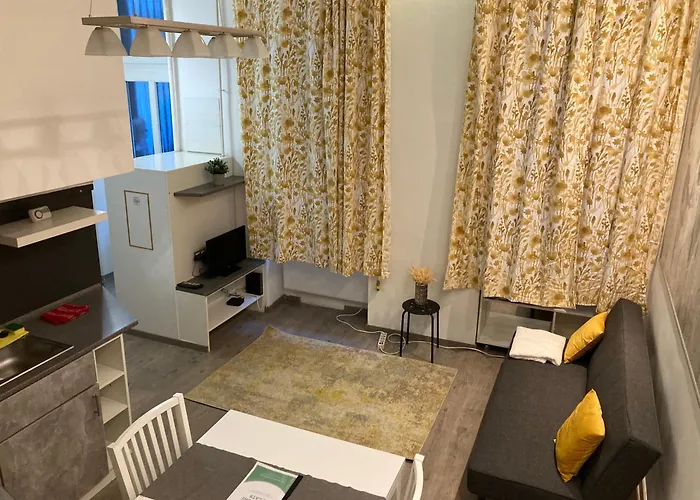 Palatoni Flat In City Center *
